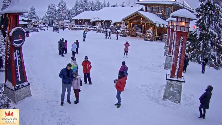 Уеб камера селото Дядо Коледа - увеселителен парк в Лапландия до град Рованиеми, Финландия времето на живо, live webcam