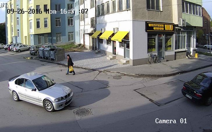 Павликени уеб камера на живо времето от център, ул. Съединение, площад кръстовище улици трафик, live camera