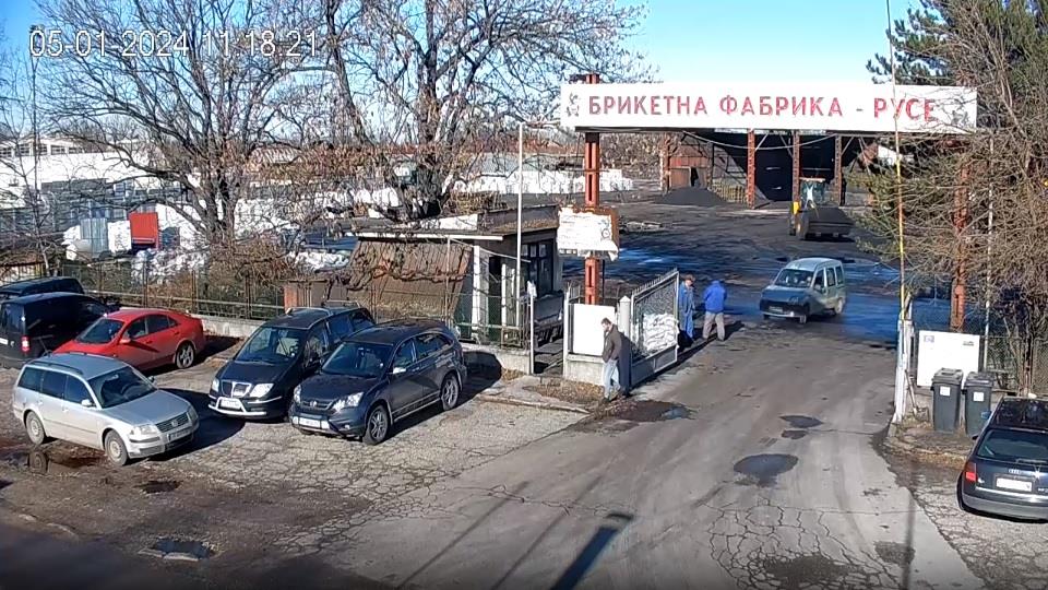 Русе времето уеб камера времето на живо 'Линамар' - фабрика, индустриален парк, пристанище река Дунав в Северна България