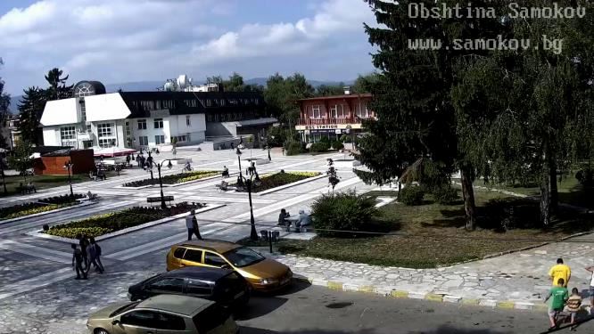 Самоков времето уеб камера на живо център, площад, парк, на 10 км. от курорта Боровец, Софийска област, live online camera Samokov
