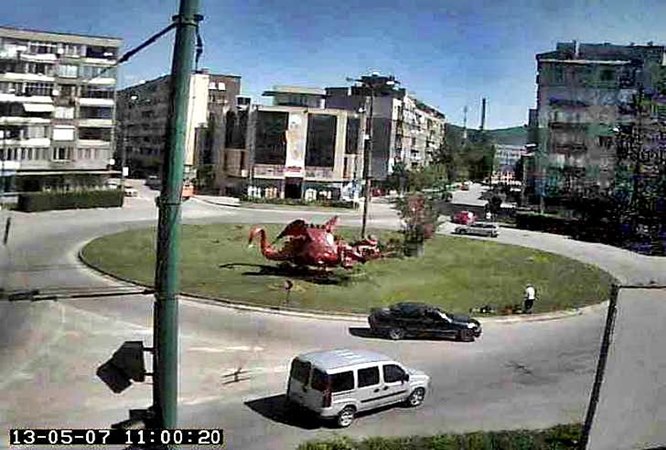 Габрово времето уеб камера на живо, център, площад Белорусия, кръгово-то кръстовище (колелото)