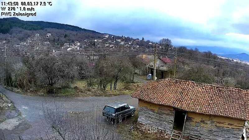 Село Зелениград времето на живо уеб камера в Западните покрайнини, Трън и ГКПП 'Стрезимировци', област Перник, планина Руй, kamerite