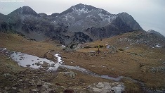 Уеб камера от Тевното езеро хижа (заслон) на (2512 м. н.в.), в Пирин планина времето на живо, от камерата се вижда връх Каменица, kamerite